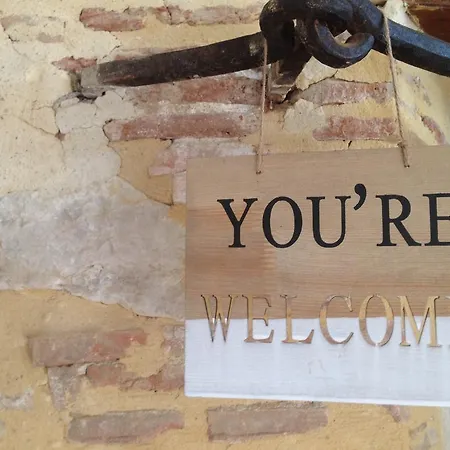 Au Septieme Sens Bed & Breakfast *
